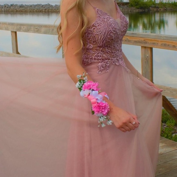 PROM DRESS - Picture 10 of 10